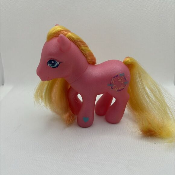 Hasbro Other - MLP My Little Pony G3 Amberlocks 2002 Hasbro Magnet on Hoof